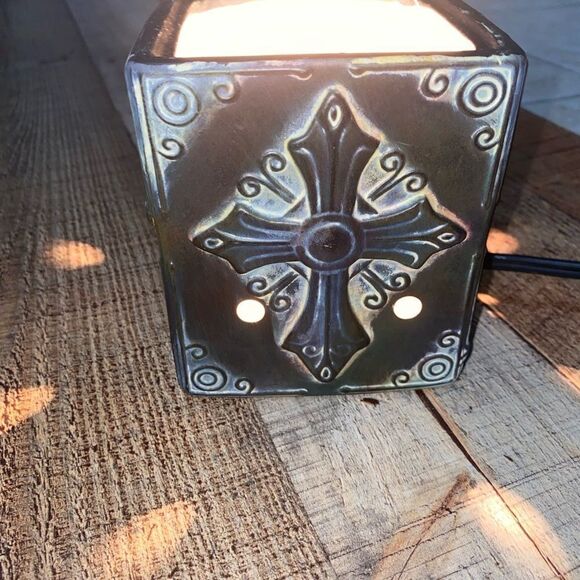 Scentsy DSW-HOPE Cross Full Size Wax Warmer - Picture 12 of 16